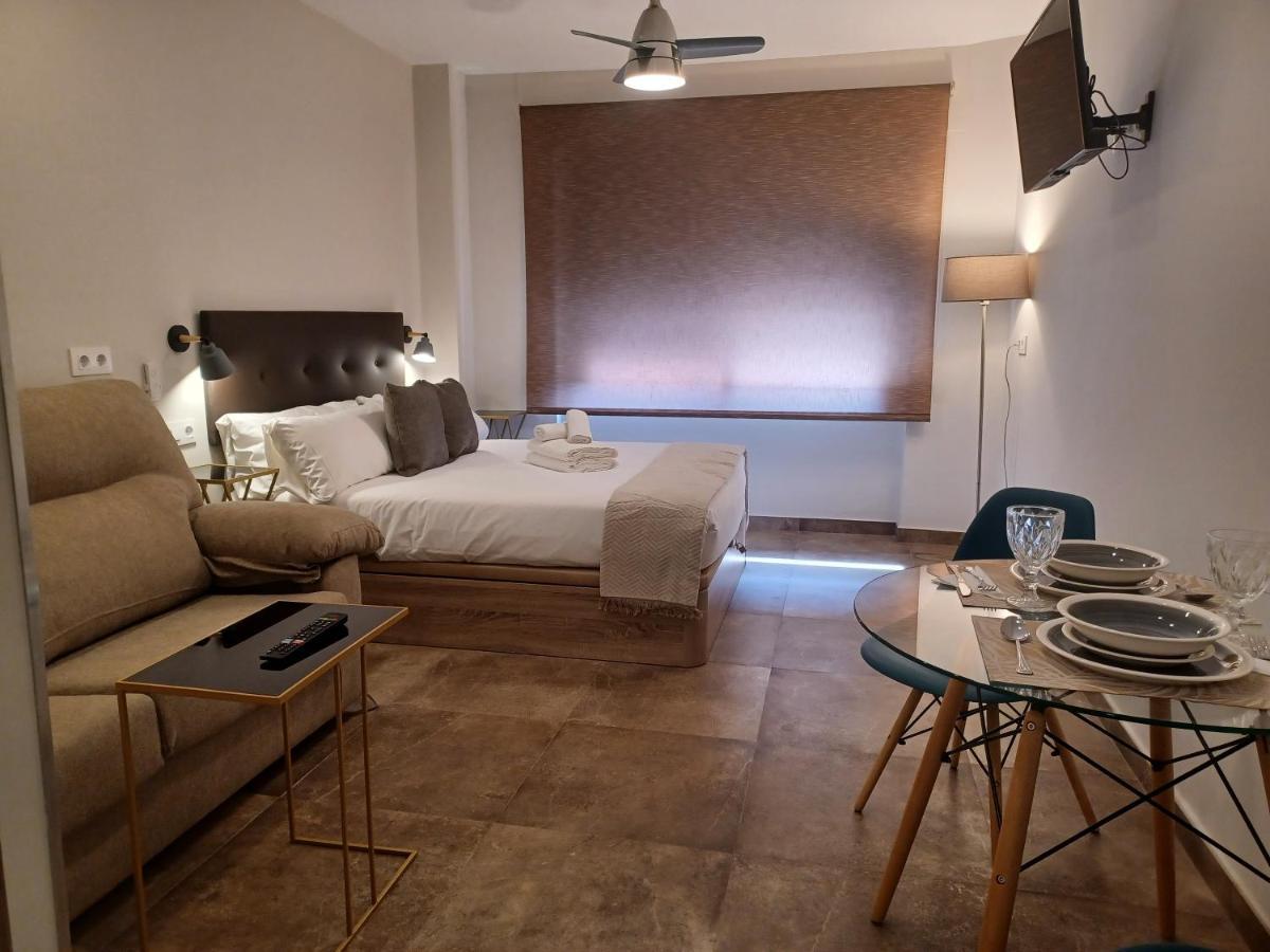 Apartamento Acogedor Junto A Calle Betis, Triana-Los Remedios Sevilla Bagian luar foto