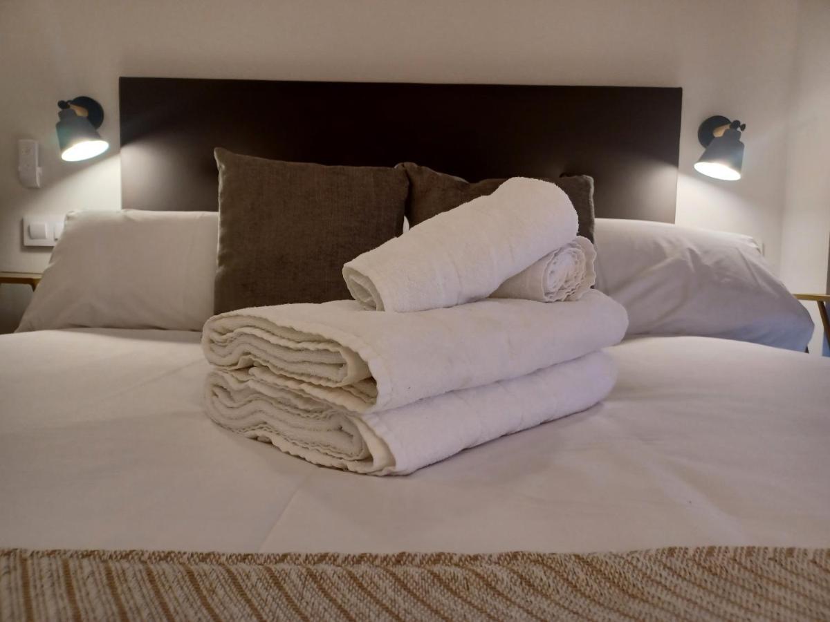 Apartamento Acogedor Junto A Calle Betis, Triana-Los Remedios Sevilla Bagian luar foto