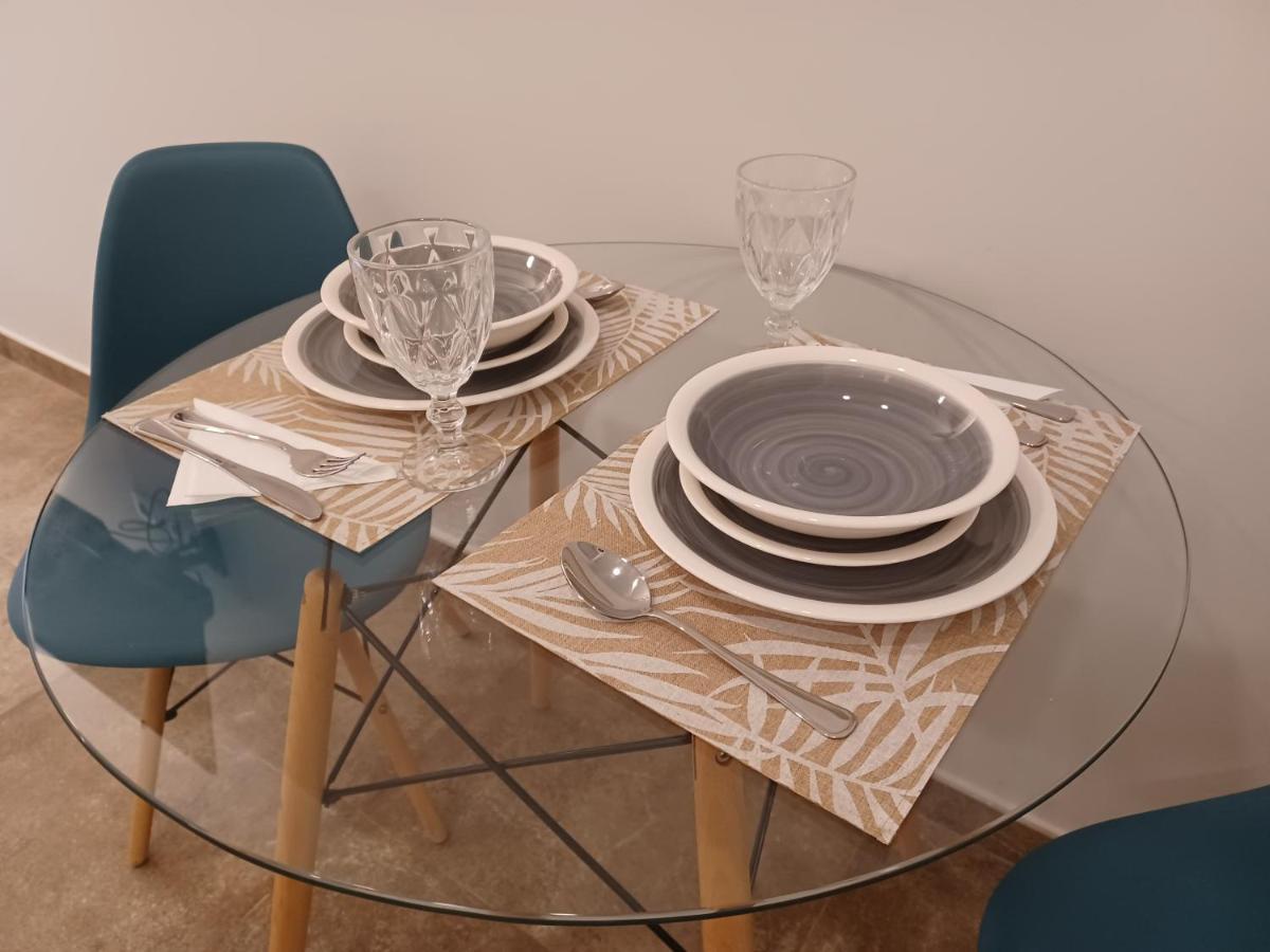 Apartamento Acogedor Junto A Calle Betis, Triana-Los Remedios Sevilla Bagian luar foto