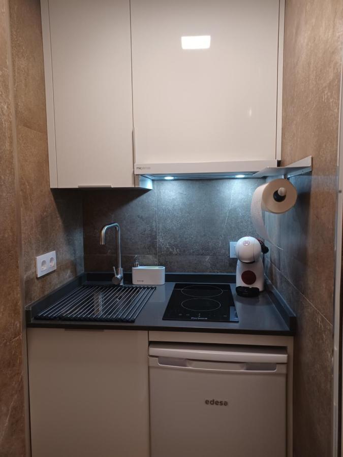 Apartamento Acogedor Junto A Calle Betis, Triana-Los Remedios Sevilla Bagian luar foto