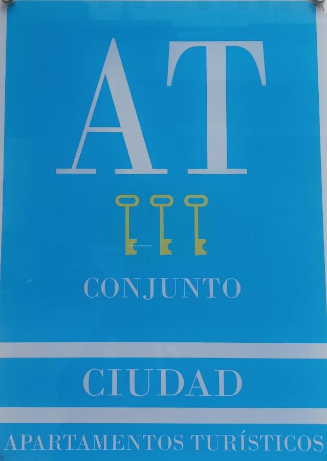 Apartamento Acogedor Junto A Calle Betis, Triana-Los Remedios Sevilla Bagian luar foto