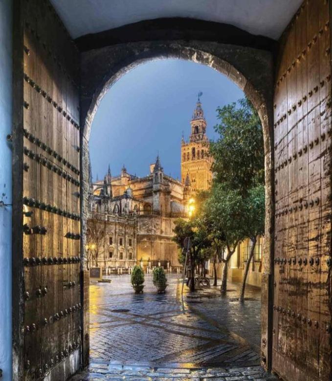 Apartamento Acogedor Junto A Calle Betis, Triana-Los Remedios Sevilla Bagian luar foto